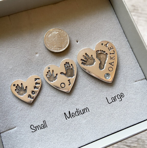 Small single hand or footprint necklace - Image 3